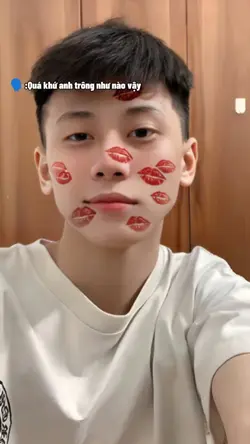 Quá khứ anh trông nh