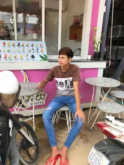 ខ្ញុំអង្គុយគិតជាយូរ
