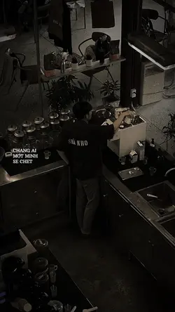 chẳng ai một mình