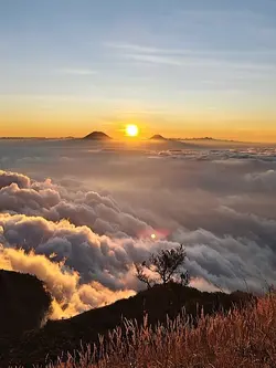 Sunrise Gunung