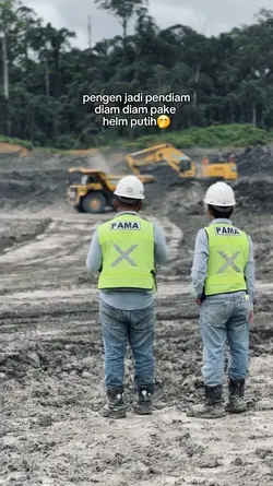 helm putih