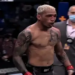 Charles Oliveira 