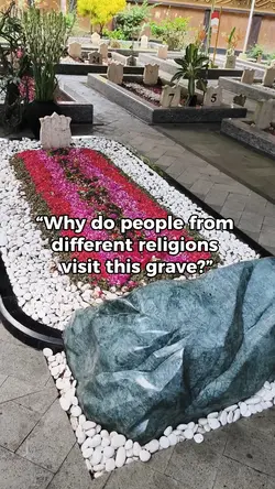 the grave of Gusdur