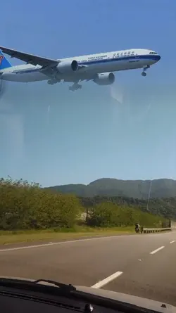 Ghép cảnh máy bay 
