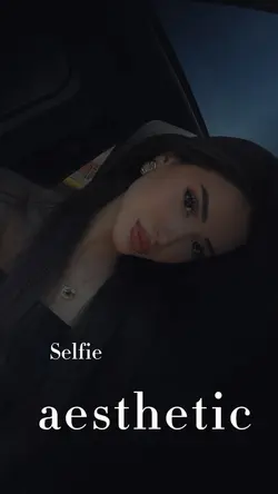 Selfie queen 🫅 