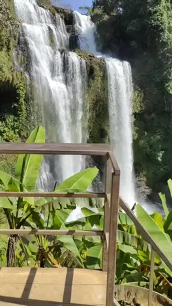 នឹកសម្លេងទឹកធ្លាក់