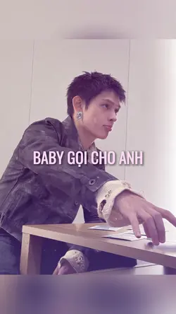 bé chỉ muôn được măm