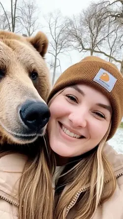 KISSING BEAR AI