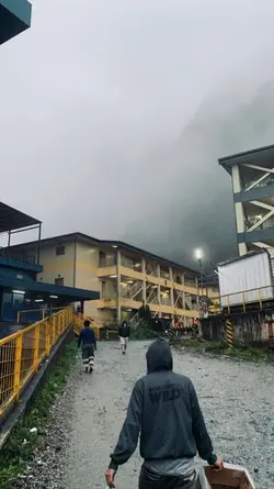 keringat masuk mata