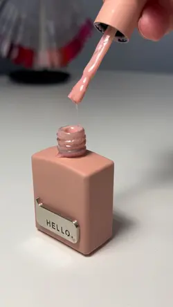 Nail tech details
