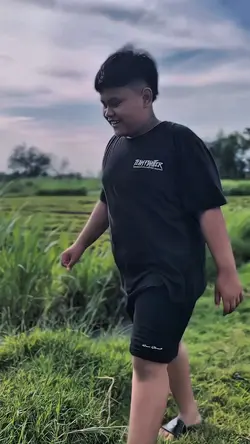 Maju Mundur Slowmo
