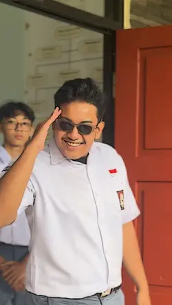 pandang pertama liat