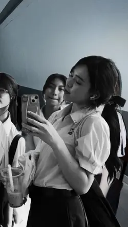 เป็นคนแรกที่ไม่คิดจะลืม