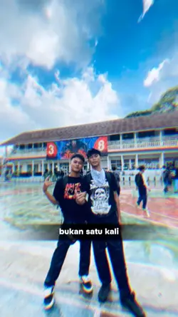 JJ 1 FOTO X LIRIK 