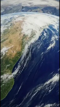 zoom kamera satelit