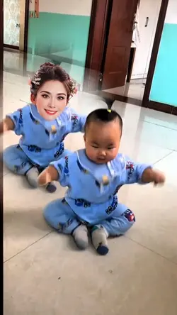 BÉ NHẢY ẾCH 
