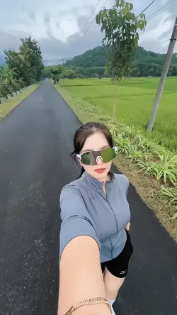 SLOWMO DI BALIK SEMU