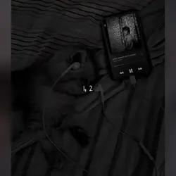 흰 고양이입니다.