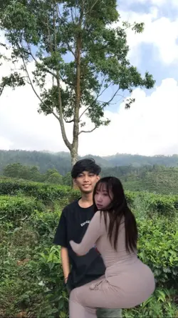 di peluk cewe 