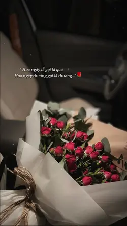 Hoa ngày lễ gọi là..