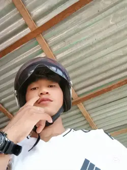តើអ្នកណាធ្វើឲ្យអូនយំ