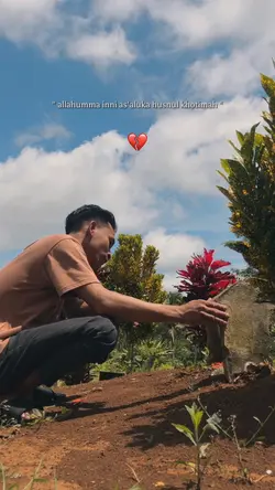 Ziarah ke makam Ibu