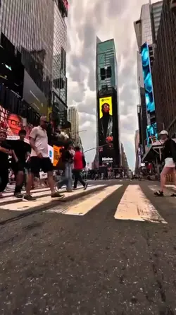 City vlog mood