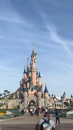 I’m in Parissss