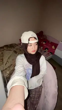 selfie lucu emot