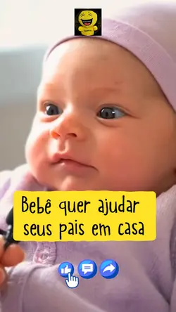 Bebê ajuda em casa