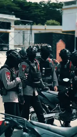 AKU VS ORANG LAIN 