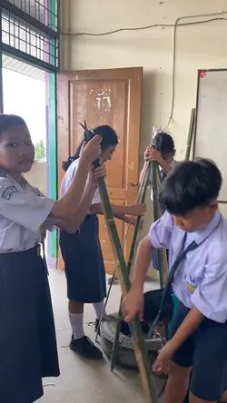 Bekersama di sekolah