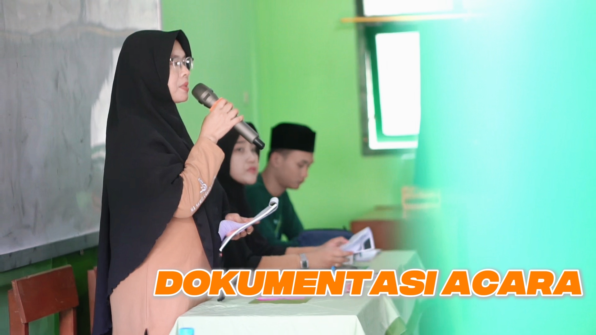 Template Layar Penuh Versi Panjang Horisontal - Pippit