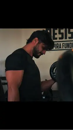 homens na academia