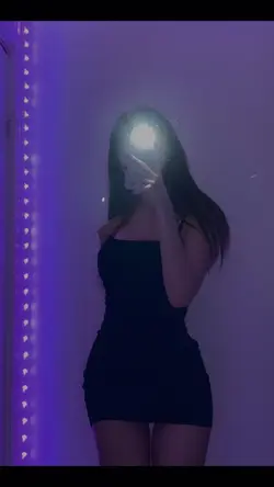 mirror selfie