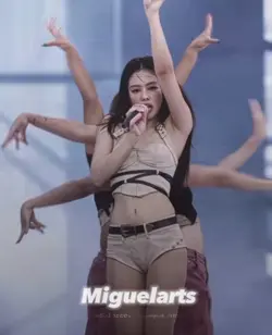 ELA NÃO CANSA