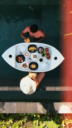 Casal viagem momento