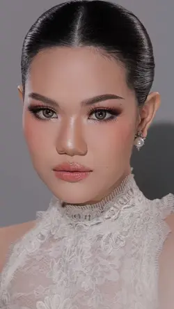 Soft Glowing Makeup