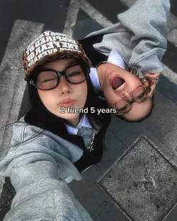2 friends 5 years