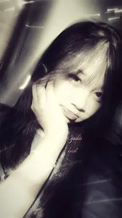 gadis kecil yang
