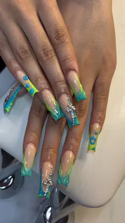 nails