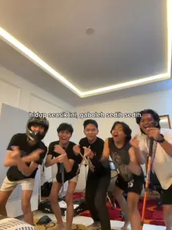 gaboleh sedih sedih 