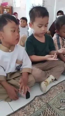 Memperkenalkan diri