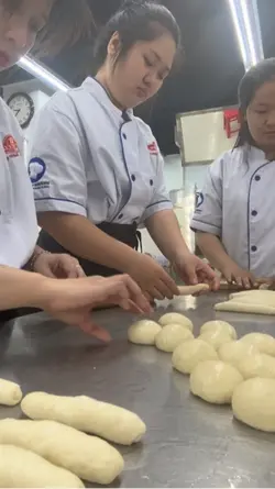 Tiệm bánh tẻn tẻn