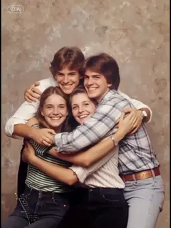 HUG OLD PHOTO 