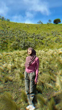  Mendaki gunung cewe