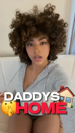 say daddy’s home😍🏠