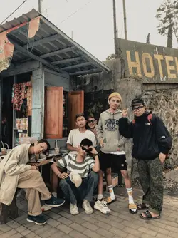 kece bareng temen