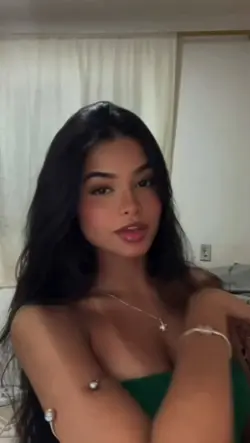 eu de cabelo pretim 