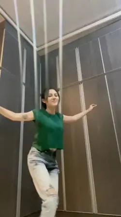 slowmo menangis
